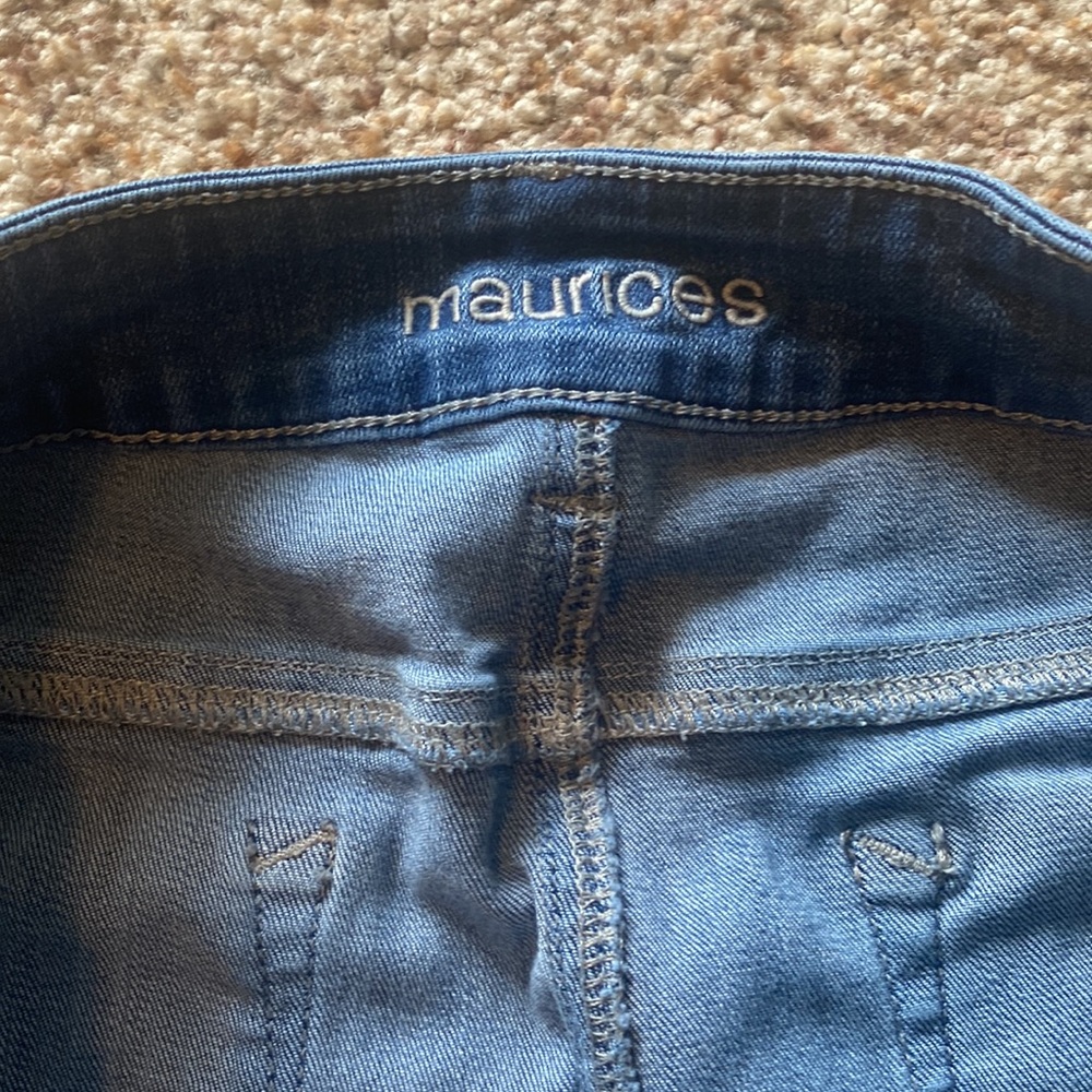 Distressed jeans - Picture 2 of 6